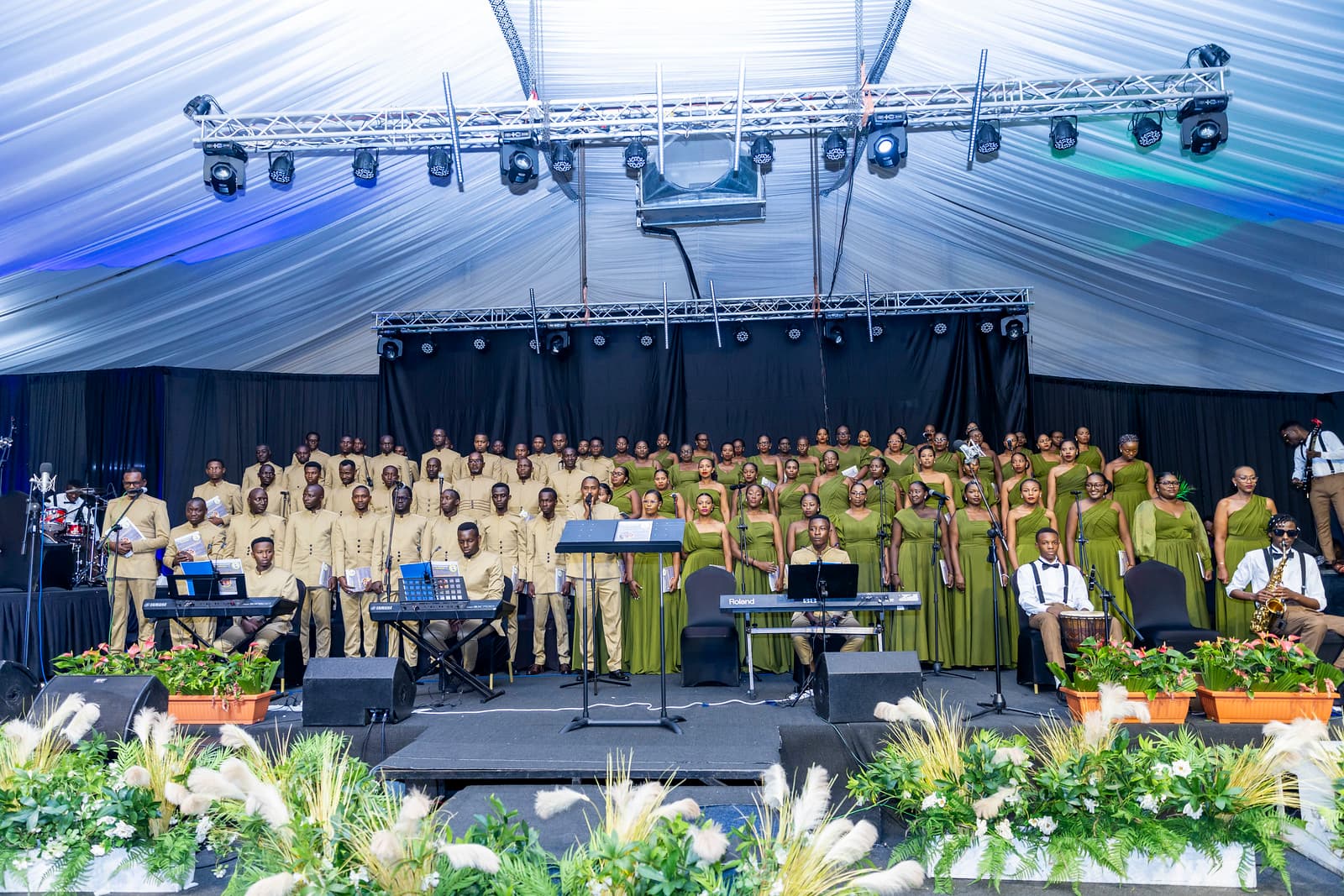 ISHEMA RIDASHONGA choir performing in concert